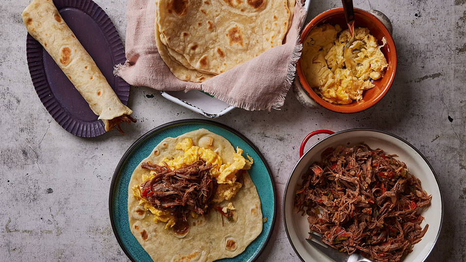 Shredded Beef and Egg Burritos (Burrito de Deshebrada con Huevo)